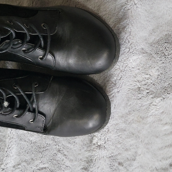 Cute Lace up Boots!(C) - Picture 4 of 6